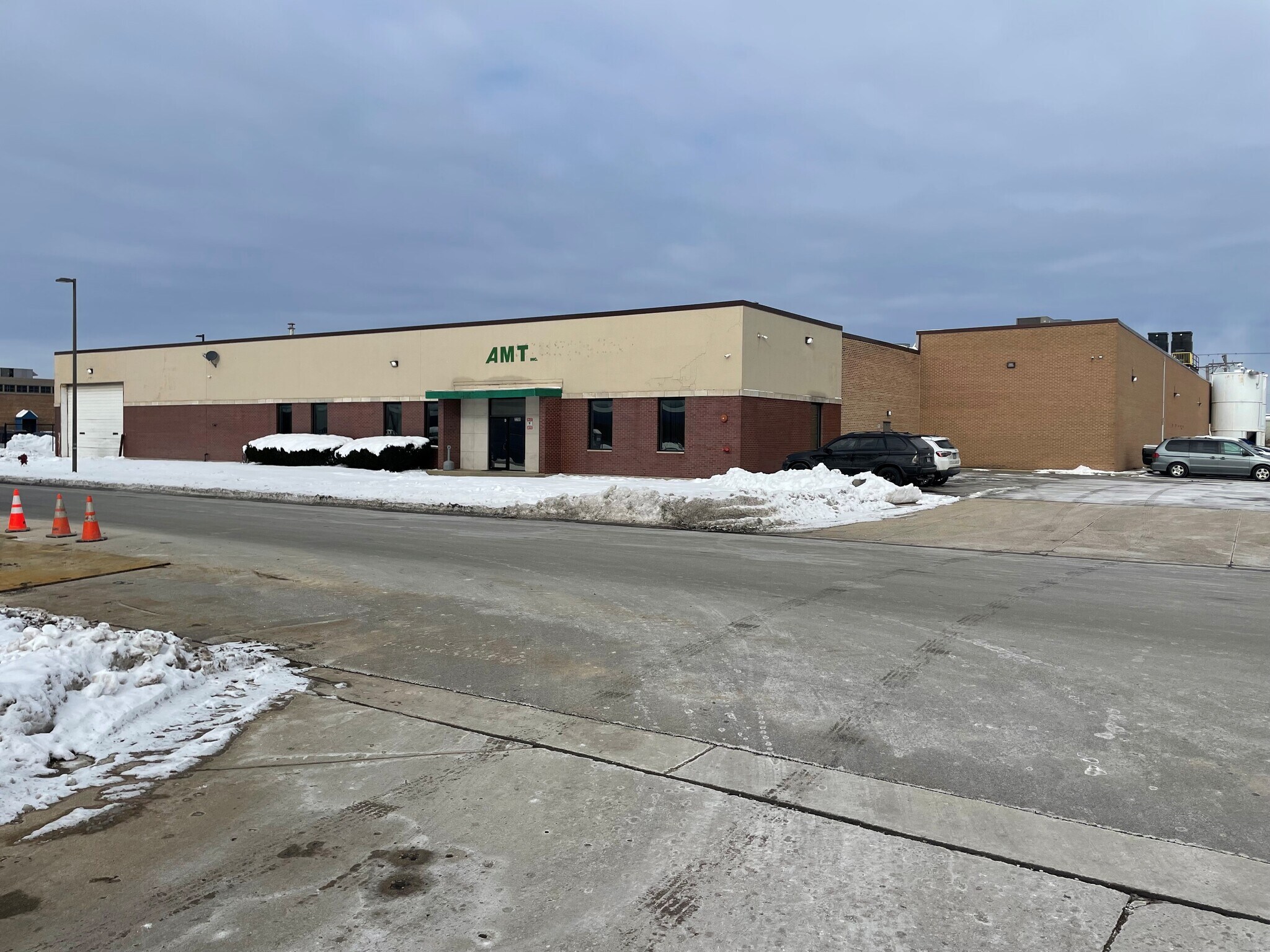 2350 Lunt Ave, Elk Grove Village, IL à louer Photo du bâtiment- Image 1 de 2