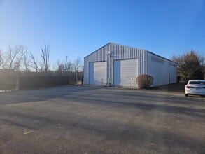 9830 N Michigan Rd, Carmel, IN for lease Interior Photo- Image 1 of 4