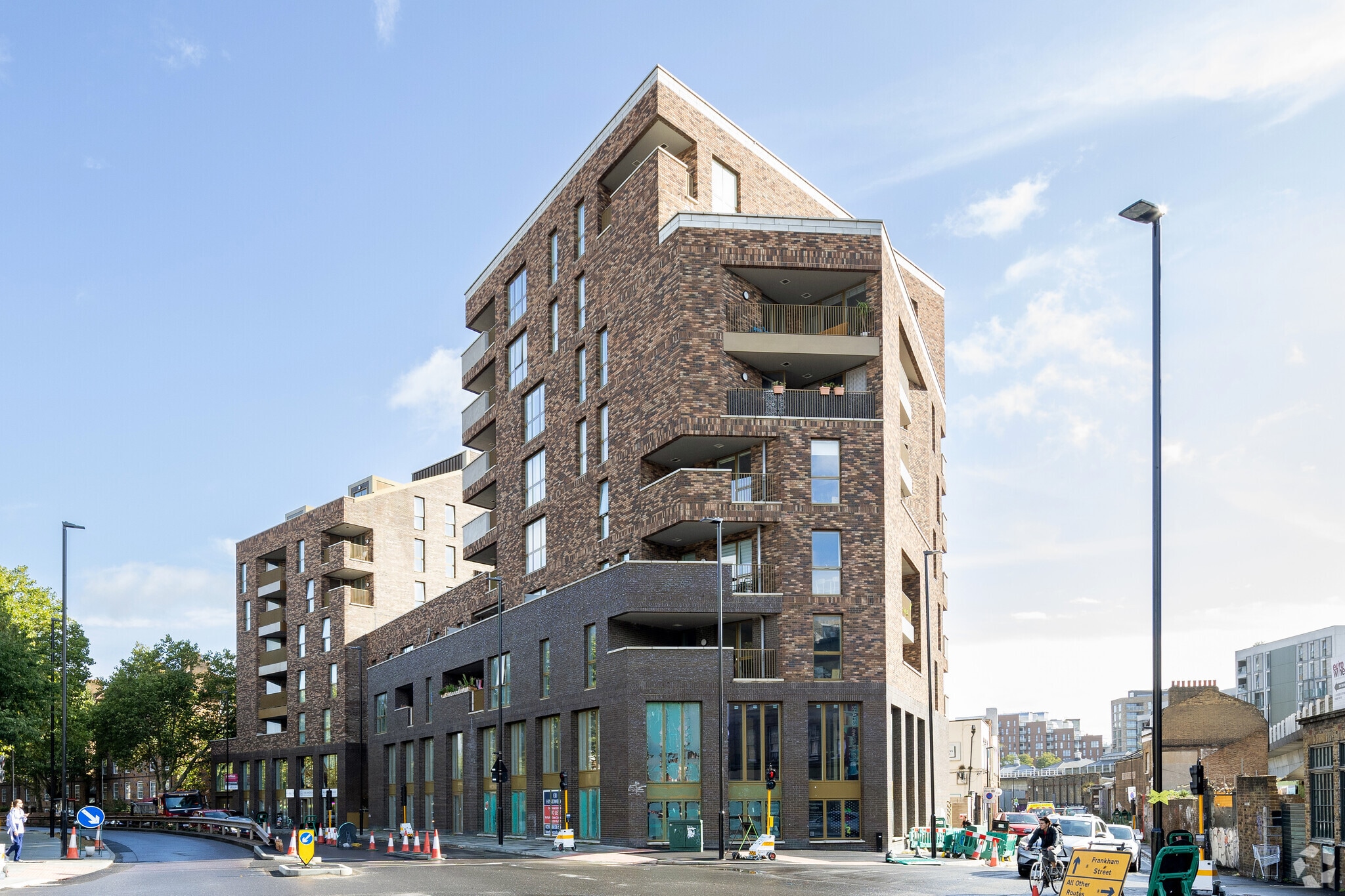 Creekside, London for lease Primary Photo- Image 1 of 3