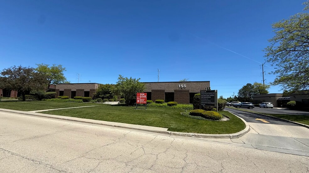 155 Revere Dr, Northbrook, IL à louer - Photo du bâtiment - Image 2 de 8
