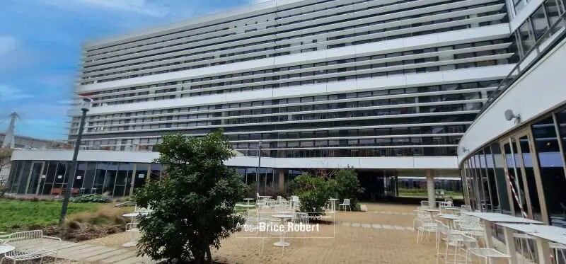 Office in Lyon for lease - Building Photo - Image 3 of 15