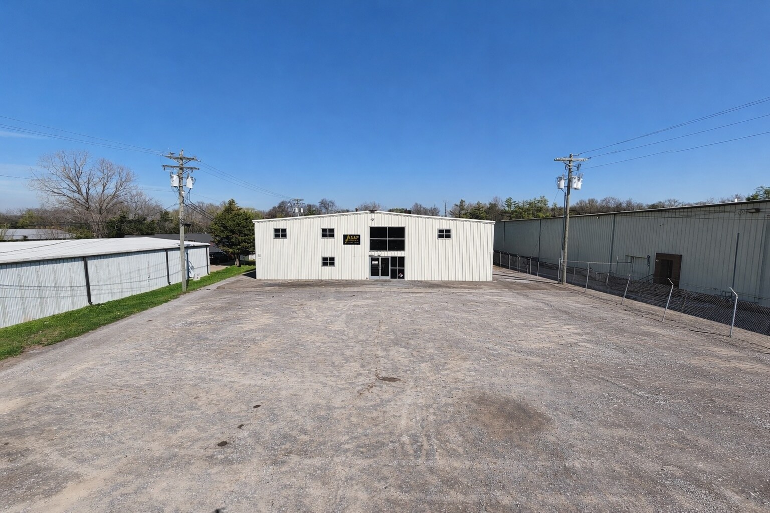 2009 Johnson Industrial Blvd, Nolensville, TN à vendre Photo du bâtiment- Image 1 de 16