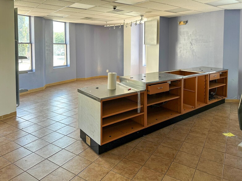 1600 Wisconsin Ave NW, Washington, DC for lease - Building Photo - Image 3 of 12