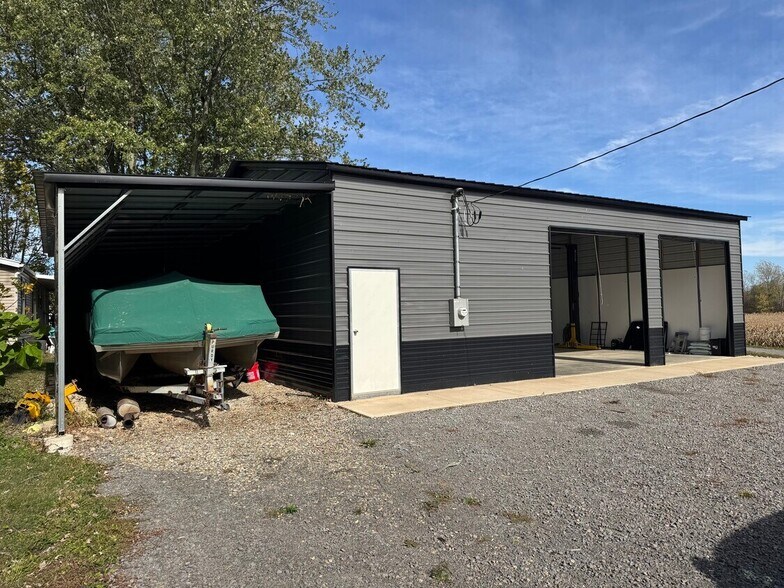 8128 Midway Dr, Russells Point, OH à vendre - Photo du bâtiment - Image 3 de 11