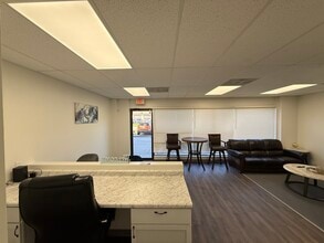 2332 N Cotner Blvd, Lincoln, NE for lease Interior Photo- Image 1 of 4