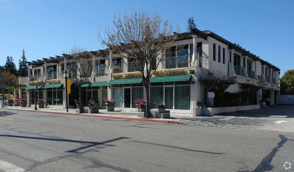 102-110 1st St, Los Altos, CA à louer - Photo du bâtiment - Image 2 de 3
