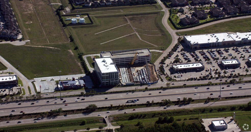 24205 Katy Fwy, Katy, TX for sale - Primary Photo - Image 1 of 12