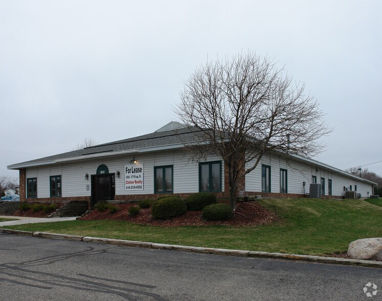 1810 W Washington St, Greenville, MI à vendre - Photo du bâtiment - Image 3 de 13