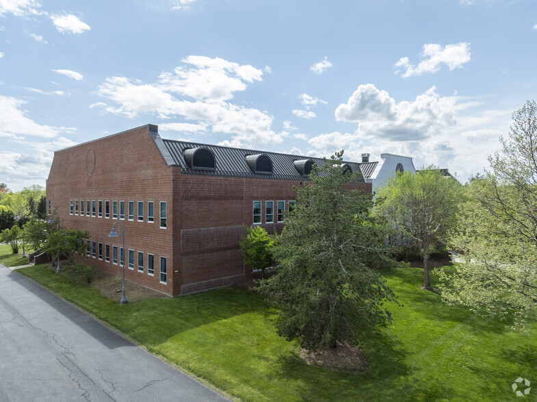 27 Jackson Rd, Devens, MA for lease - Primary Photo - Image 1 of 6