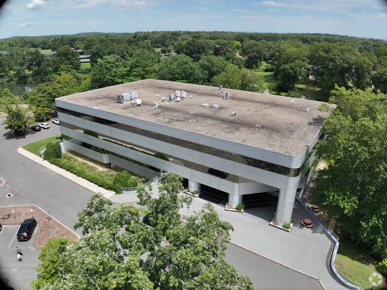 2 Waterside Crossing, Windsor, CT for sale - Matterport Community - Image 3 of 29