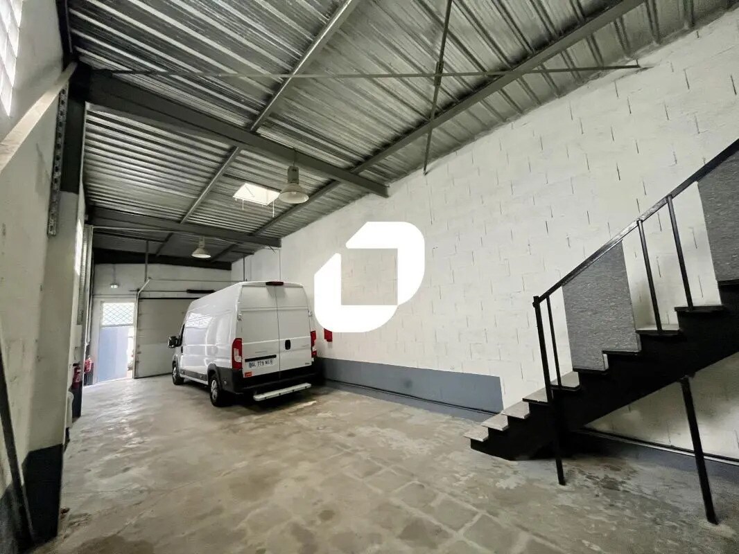 Office in Vénissieux for lease Interior Photo- Image 1 of 10