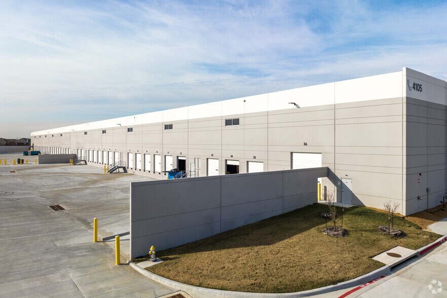 4101 Live Oak Dr, The Colony, TX à louer - Photo du bâtiment - Image 3 de 7