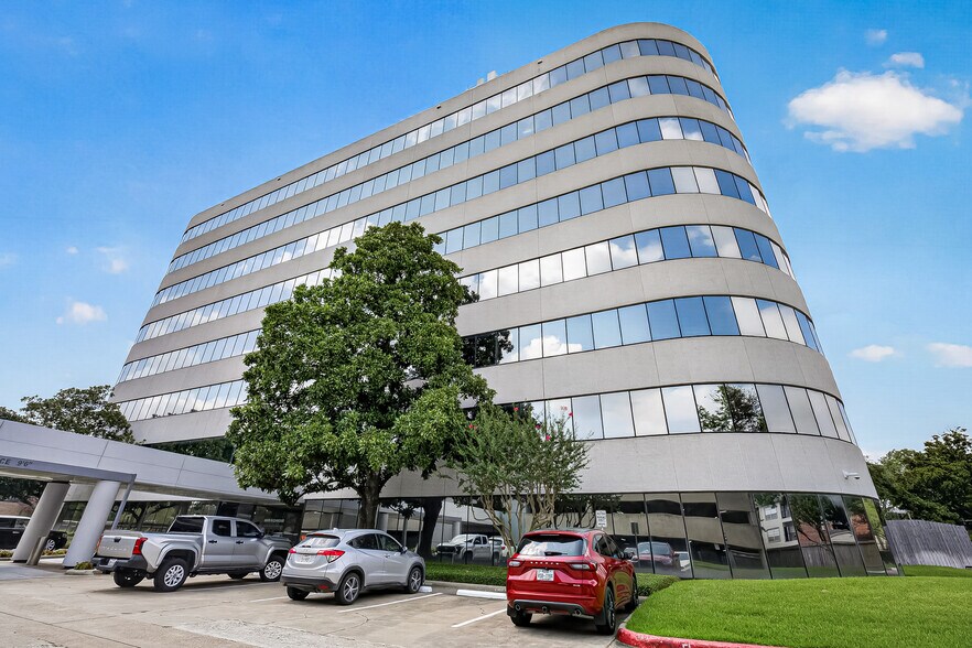 9800 Richmond Ave, Houston, TX for lease - Building Photo - Image 2 of 77