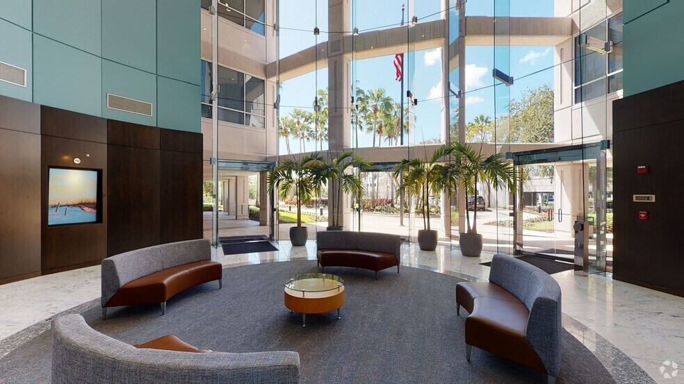 15550 Lightwave Dr, Clearwater, FL à louer - Numérisation 3D de Matterport - Image 3 de 14