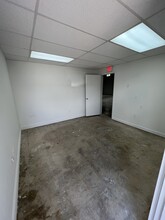 4834-4890 SW 75th Ave, Miami, FL for lease Interior Photo- Image 2 of 9