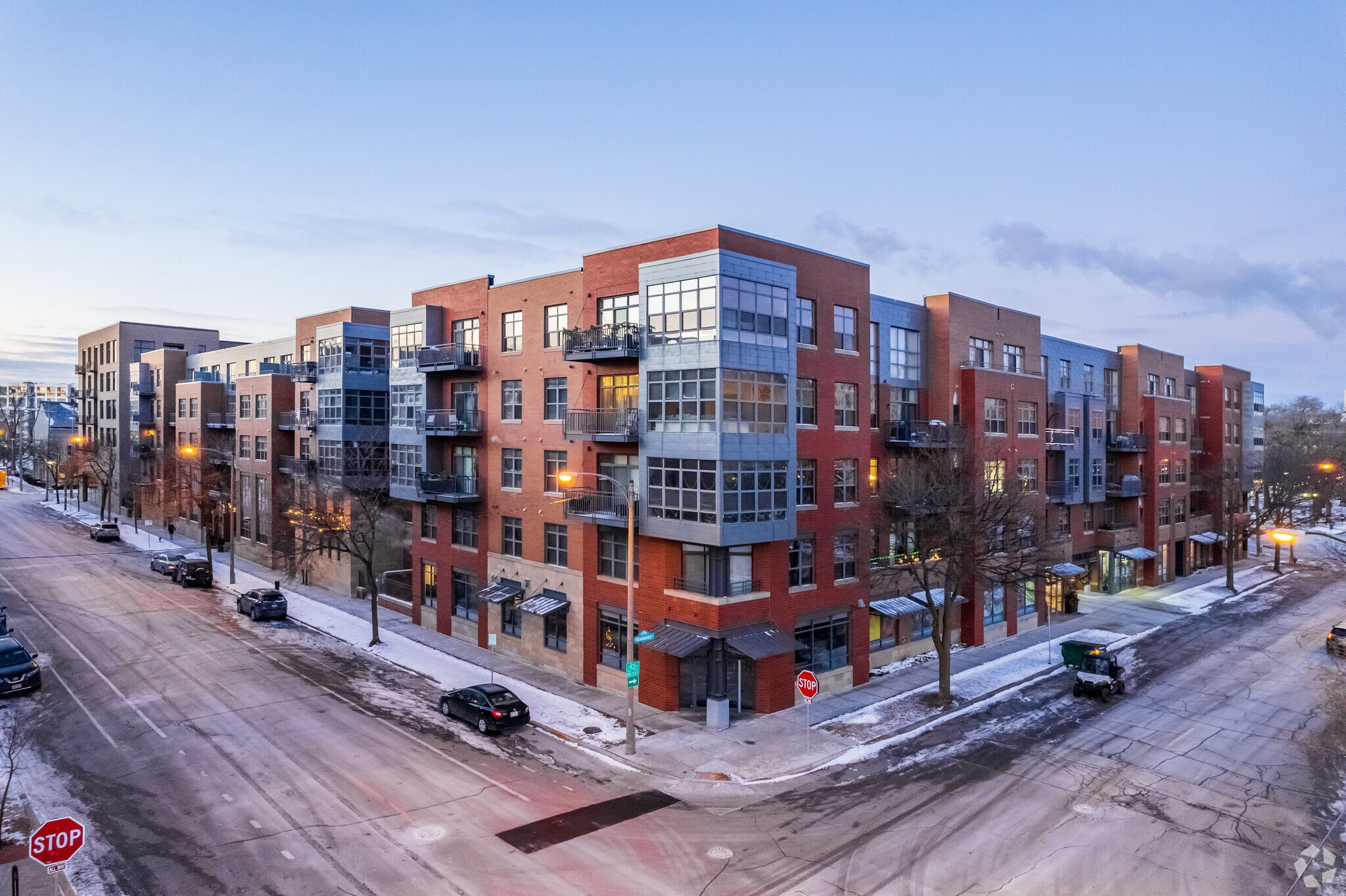 411 E Menomonee St, Milwaukee, WI for lease Primary Photo- Image 1 of 17