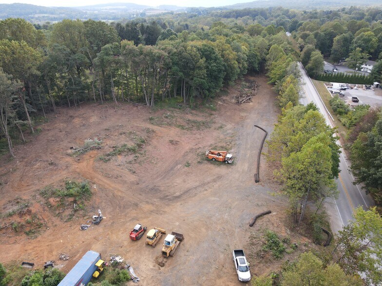 2578 Ridge Rd, Elverson, PA à louer - Photo du bâtiment - Image 3 de 7