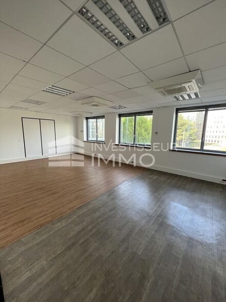 Bureau dans Nanterre à louer - Photo intérieure - Image 2 de 5