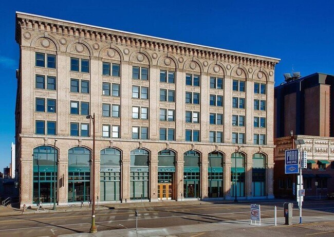 Plus de détails pour 157 S Howard St, Spokane, WA - Bureau à louer