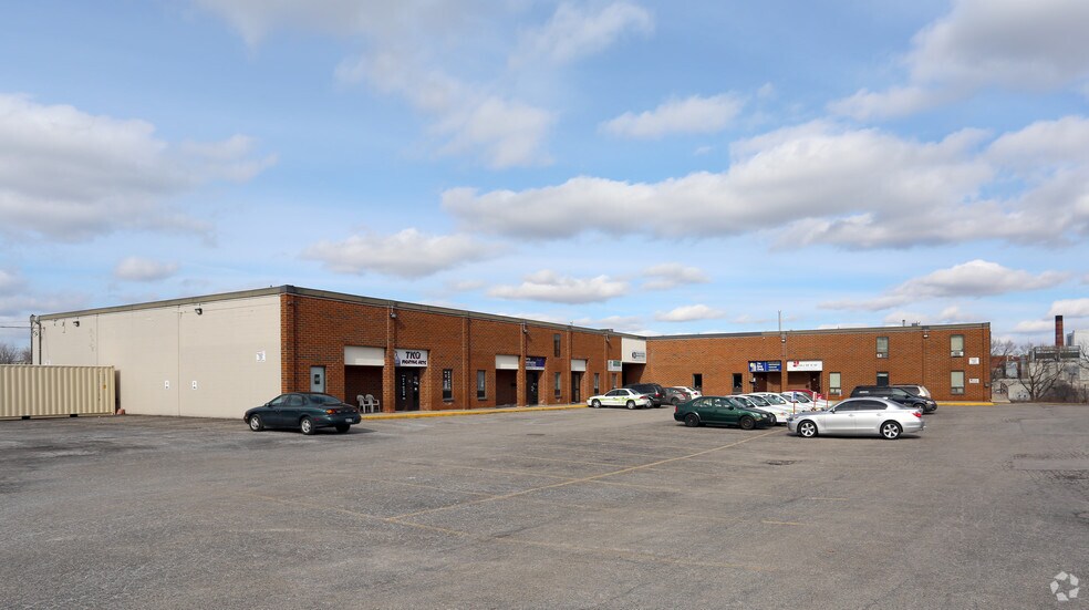300 Mill St, Kitchener, ON à louer - Photo du bâtiment - Image 1 de 1