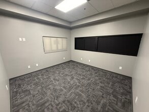 5625 E Firestone Blvd, South Gate, CA à louer Photo intérieure- Image 2 de 3