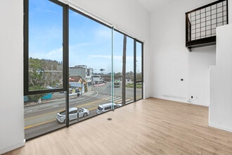 1501 Main St, Venice, CA for lease Interior Photo- Image 2 of 8