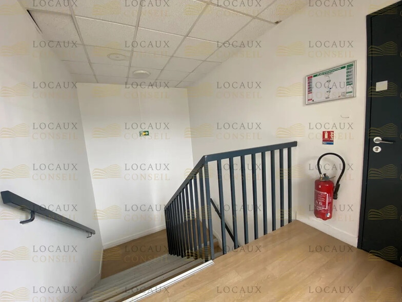 Flex in SAINT-OUEN-L'AUMONE for lease - Interior Photo - Image 1 of 1