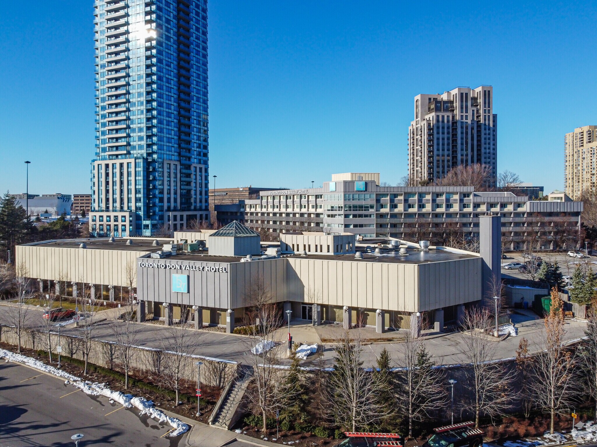 175 Wynford Dr, Toronto, ON for sale Primary Photo- Image 1 of 1