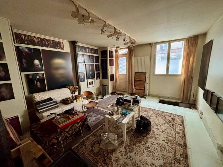 Retail in Paris for lease - Interior Photo - Image 1 of 7
