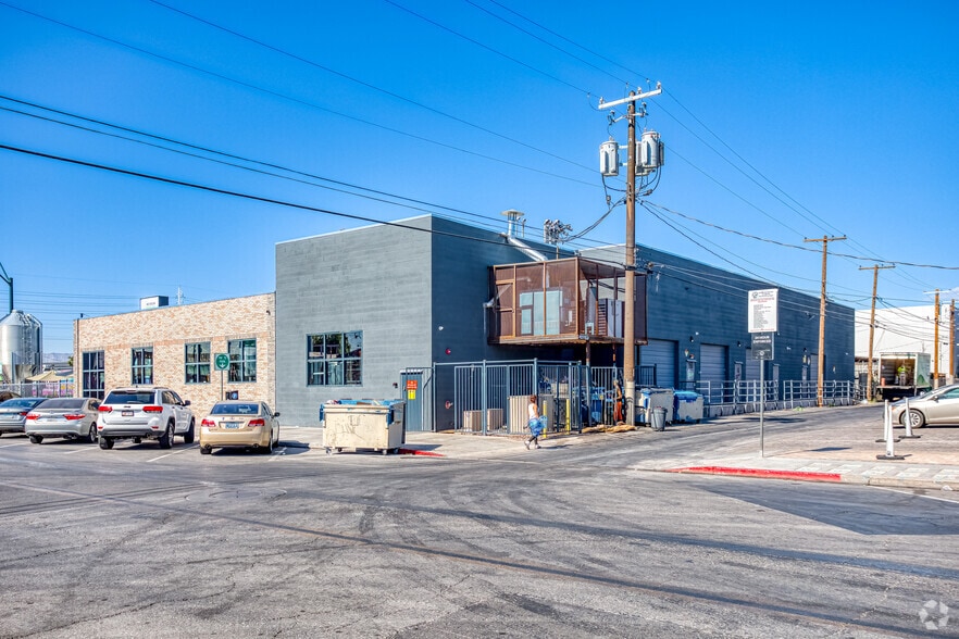 1327 S Main St, Las Vegas, NV for lease - Building Photo - Image 2 of 11