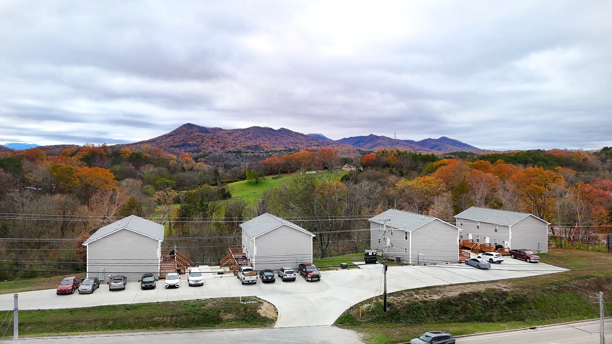 19 Unit Complex w High Growth Potential portfolio of 2 properties for sale on LoopNet.ca Building Photo- Image 1 of 18