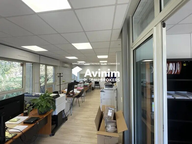 Office in Vitrolles for lease - Interior Photo - Image 3 of 3