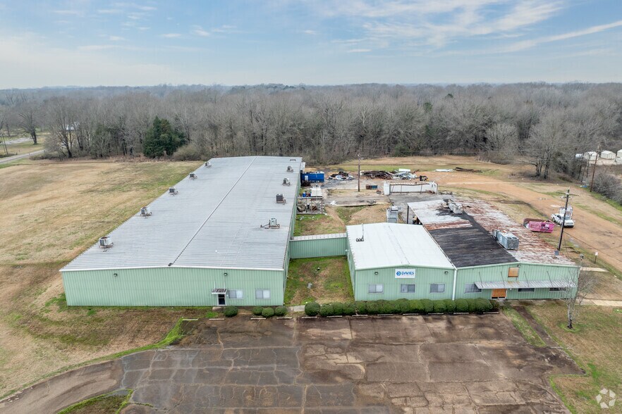 120 Saint Charles Ave, Flora, MS à vendre - Photo principale - Image 1 de 7