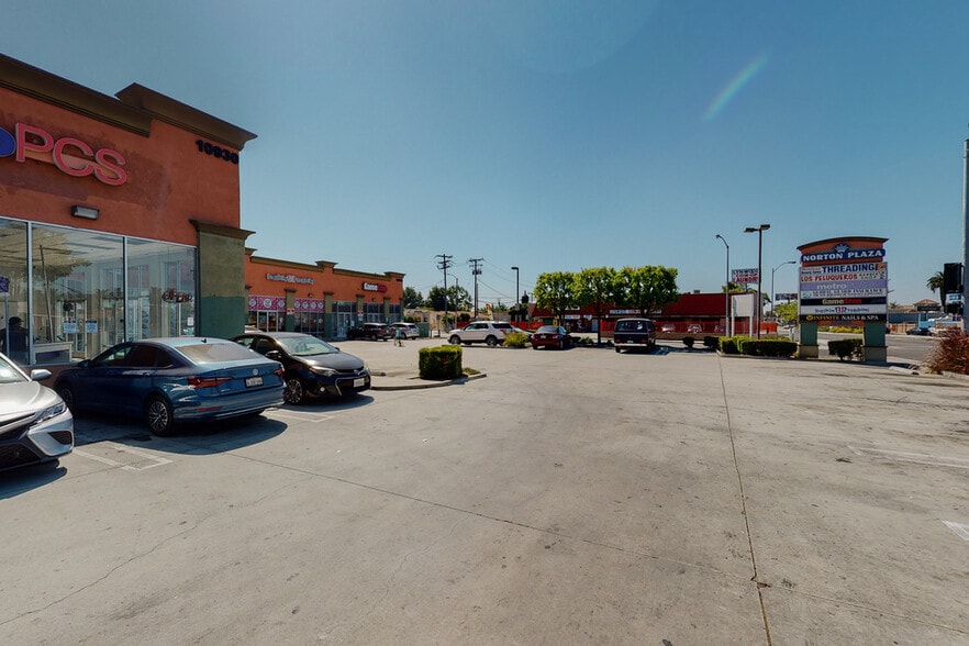 10910 Long Beach Blvd, Lynwood, CA for lease - Building Photo - Image 3 of 6