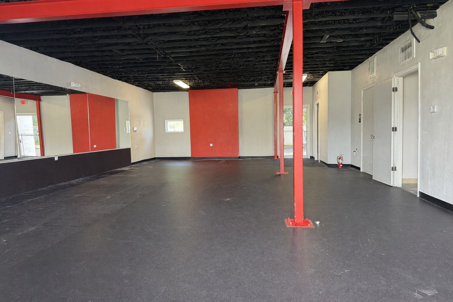 5251 S Dale Mabry Hwy, Tampa, FL à louer Photo intérieure- Image 1 de 7