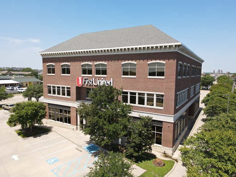 1517 Centre Place Dr, Denton, TX for lease - Building Photo - Image 1 of 11