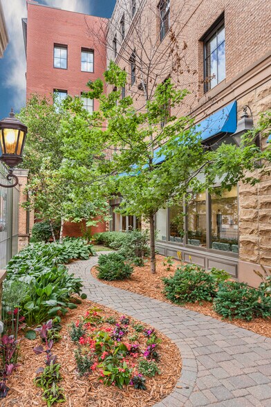 26 E Superior St, Duluth, MN à louer - Photo du bâtiment - Image 3 de 6