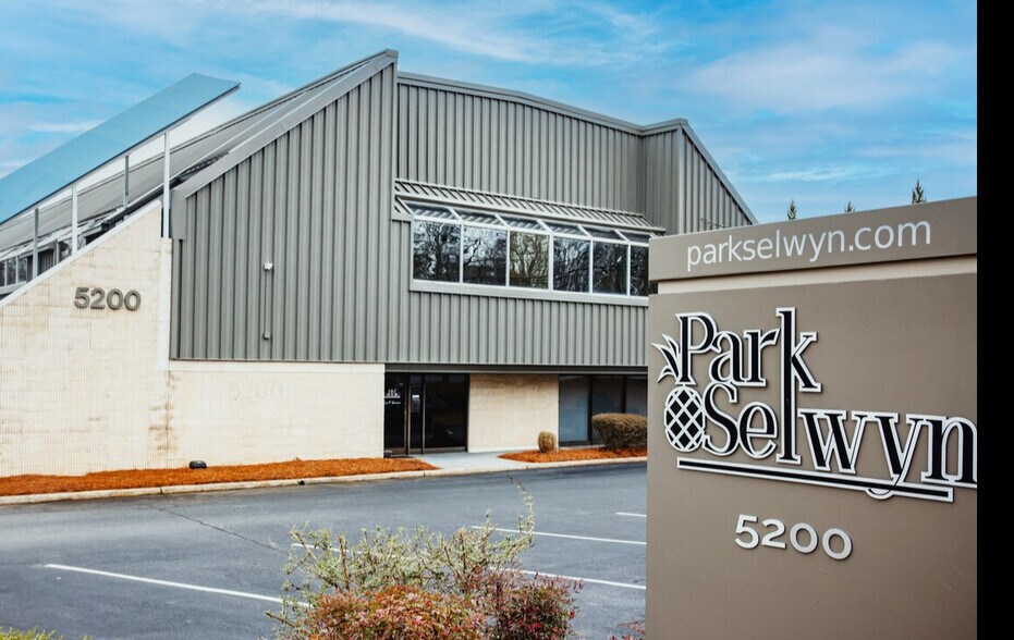 5200 Park Rd, Charlotte, NC à louer - Photo du bâtiment - Image 1 de 8