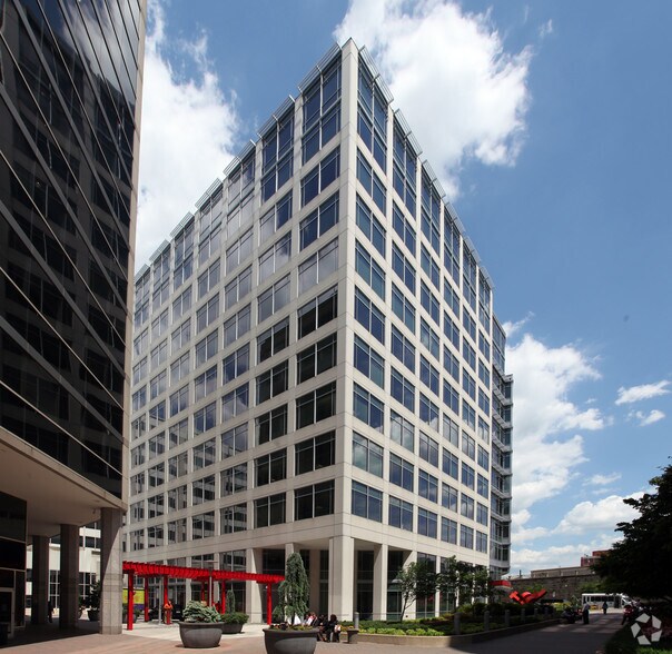 840 1st St NE, Washington, DC à vendre - Photo du bâtiment - Image 2 de 11