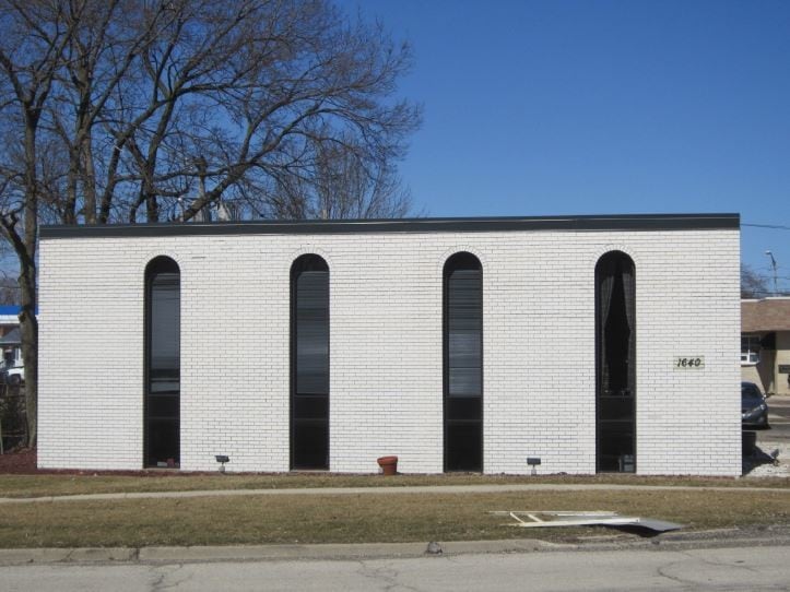 1640 Elk Blvd, Des Plaines, IL à louer - Photo du bâtiment - Image 3 de 5