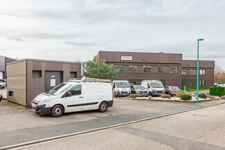 Plus de détails pour Local d'activités à louer