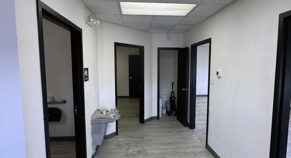 1210 Westover Hills Blvd, Richmond, VA à louer - Photo du bâtiment - Image 2 de 5