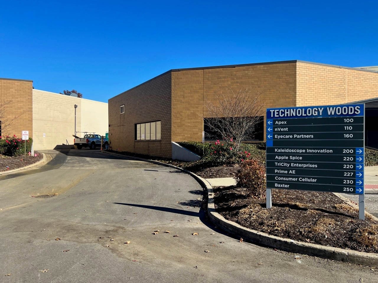 4701 Creek Rd, Blue Ash, OH for lease Building Photo- Image 1 of 2