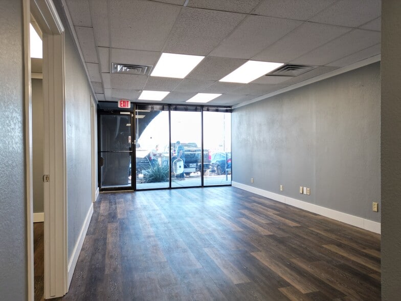 3501-3539 NW Loop 820, Fort Worth, TX for lease - Building Photo - Image 3 of 19
