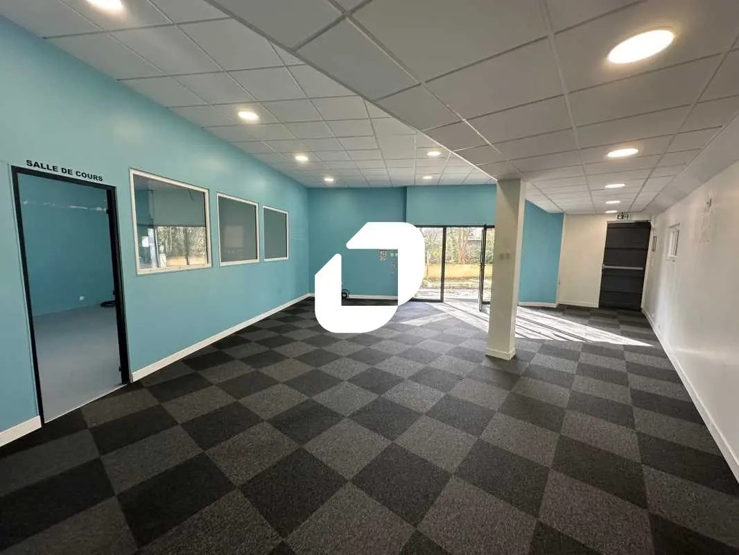 5 Bis Route De Saint-Leu, Montmagny for lease Interior Photo- Image 1 of 31