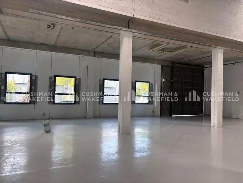 Chemin De La Bastide Blanche, Vitrolles for lease - Interior Photo - Image 3 of 8