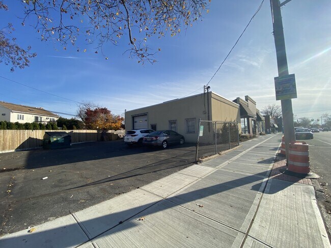 More details for 465 Franklin Ave, Franklin Square, NY - Retail for Sale