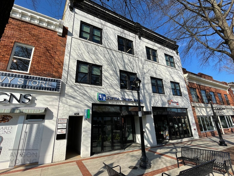 656-658 S Main St, Greenville, SC for lease - Building Photo - Image 2 of 10