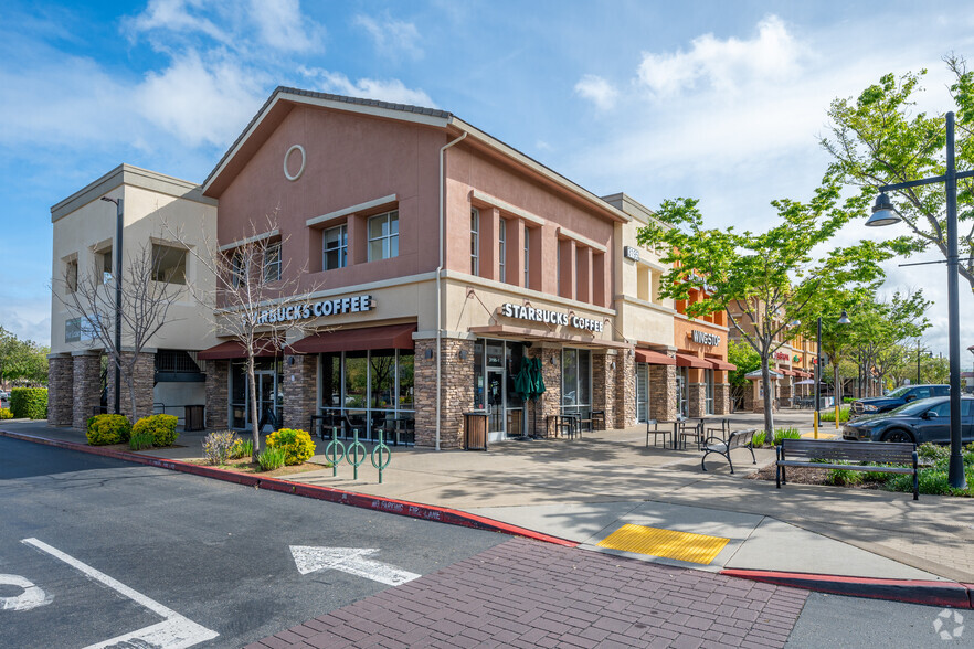 Zinfandel Dr, Rancho Cordova, CA à louer - Photo du bâtiment - Image 1 de 19