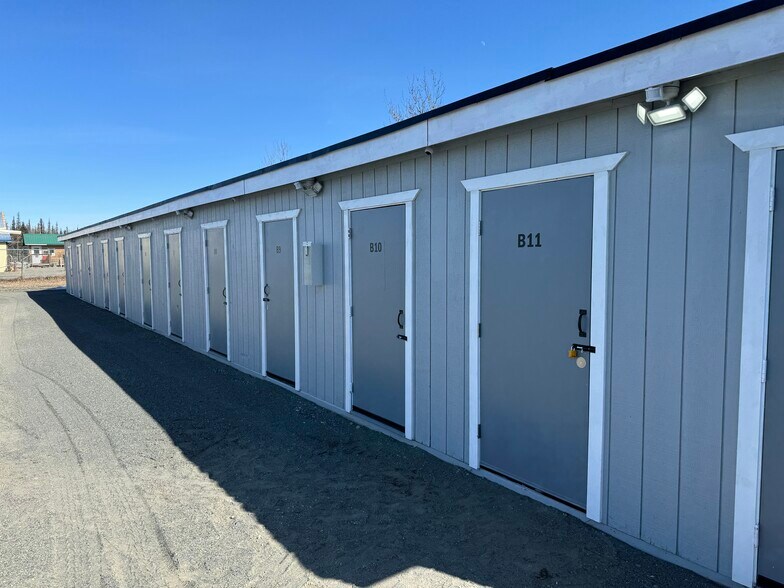 330 Airport Way, Kenai, AK à vendre - Photo du bâtiment - Image 1 de 7